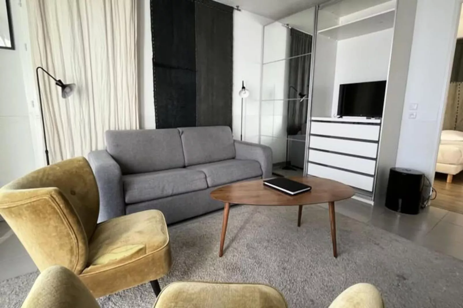 Spacieux Appartement Remarquablement Lumineux Avec Parking &agrave; La Cit&eacute; Du Vin-Image-tags.