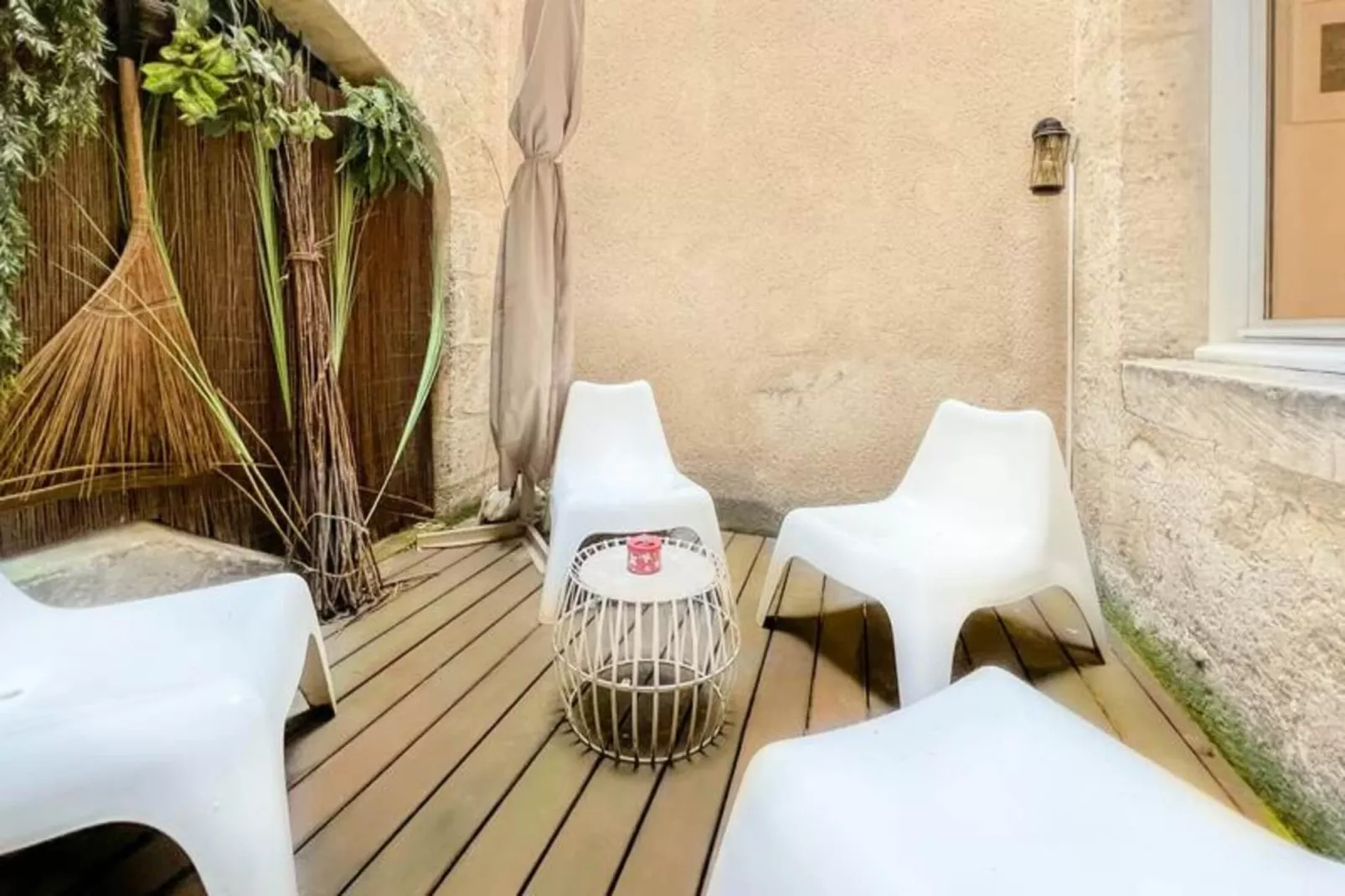 Appartement De Haut Standing Authentique Situ&eacute; Au Coeur Du Triangle D'or-Außenbereich Sommer