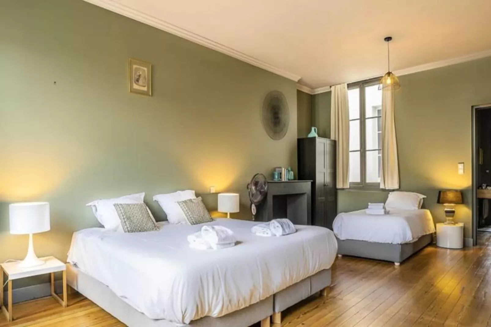 Superbe Appartement Pour 5 Personnes Id&eacute;alement Situ&eacute; Place Gambetta-Exterior in summer