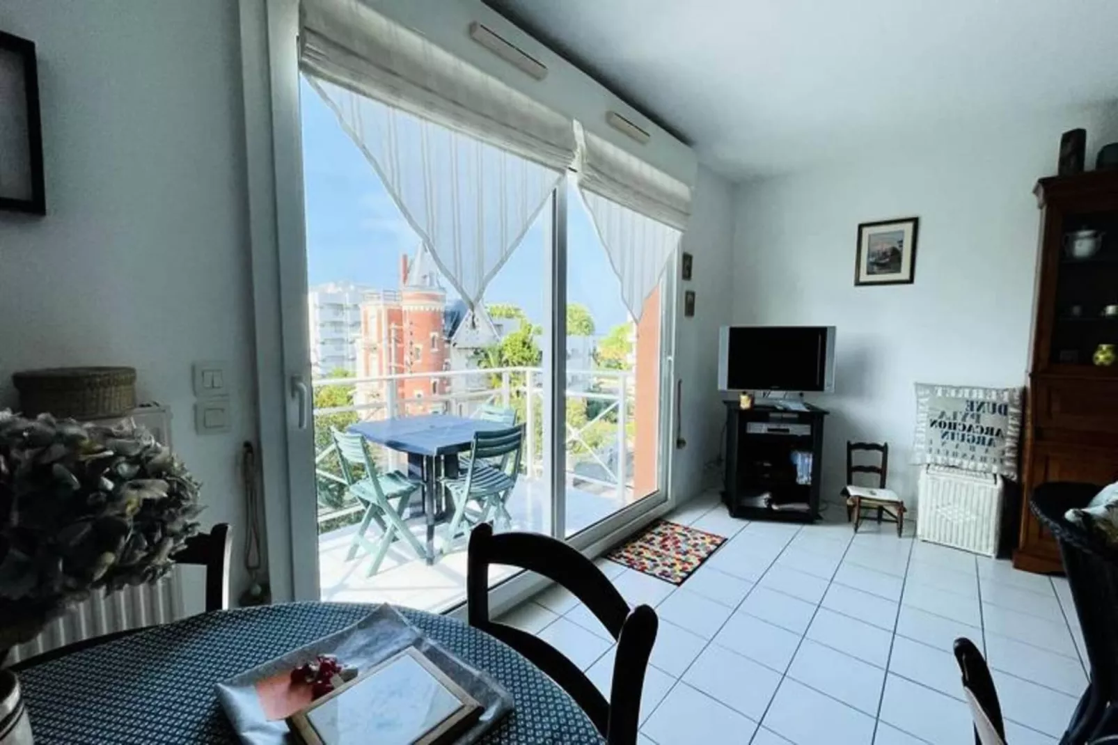 Résidence Louise-marie-Salle à manger