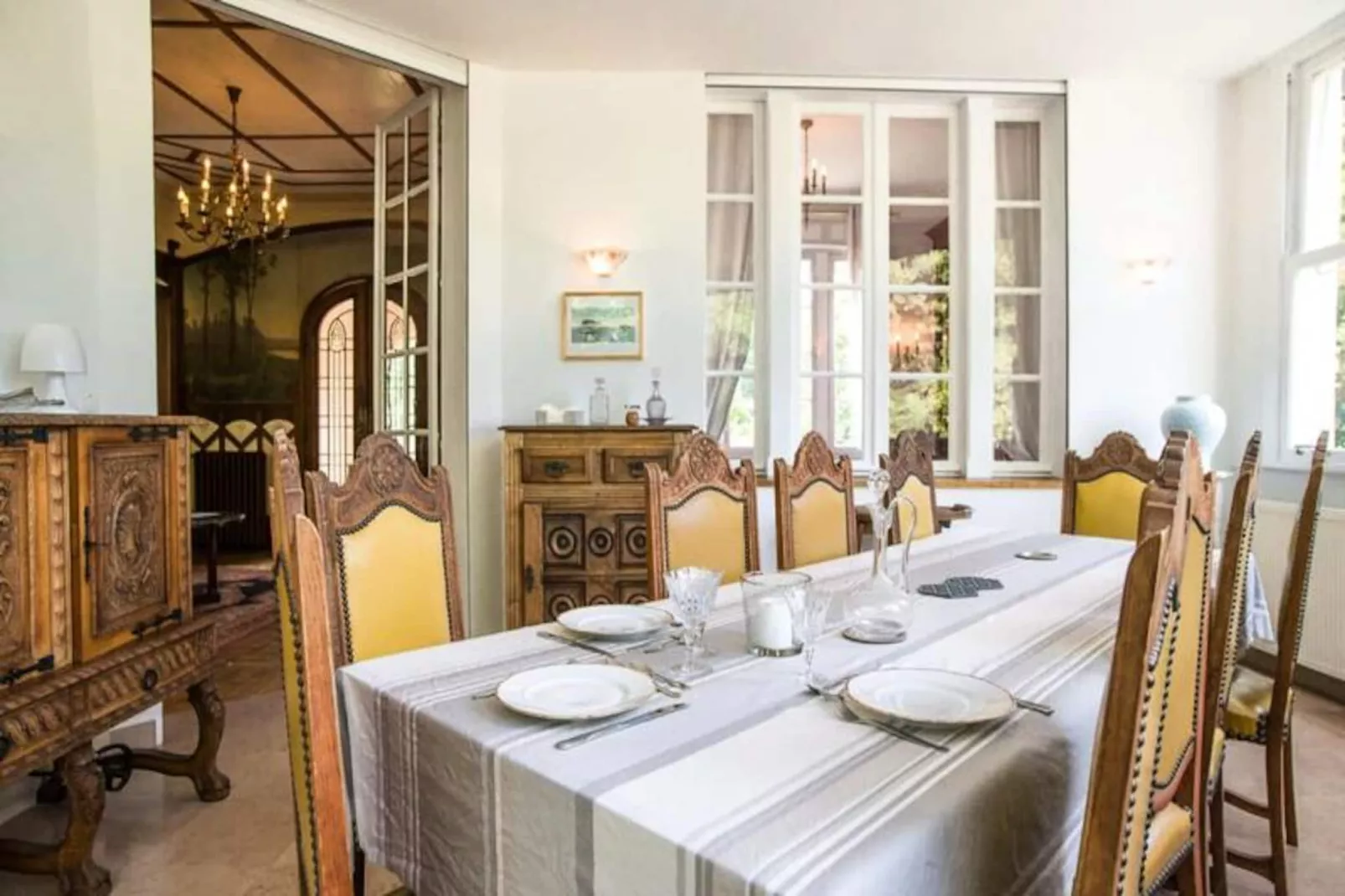 Villa  Arcachonnaise Spacieuse Au Style Authentique Proche De La Plage-Image-tags.