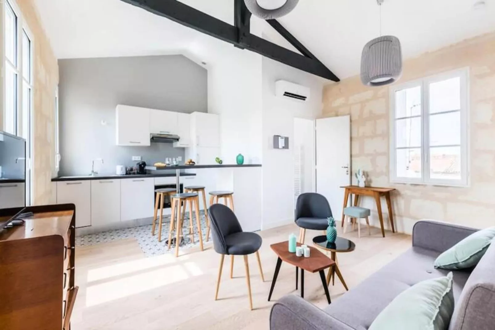 Superbe Appartement En Plein C&oelig;ur Des Chartrons-Dining room