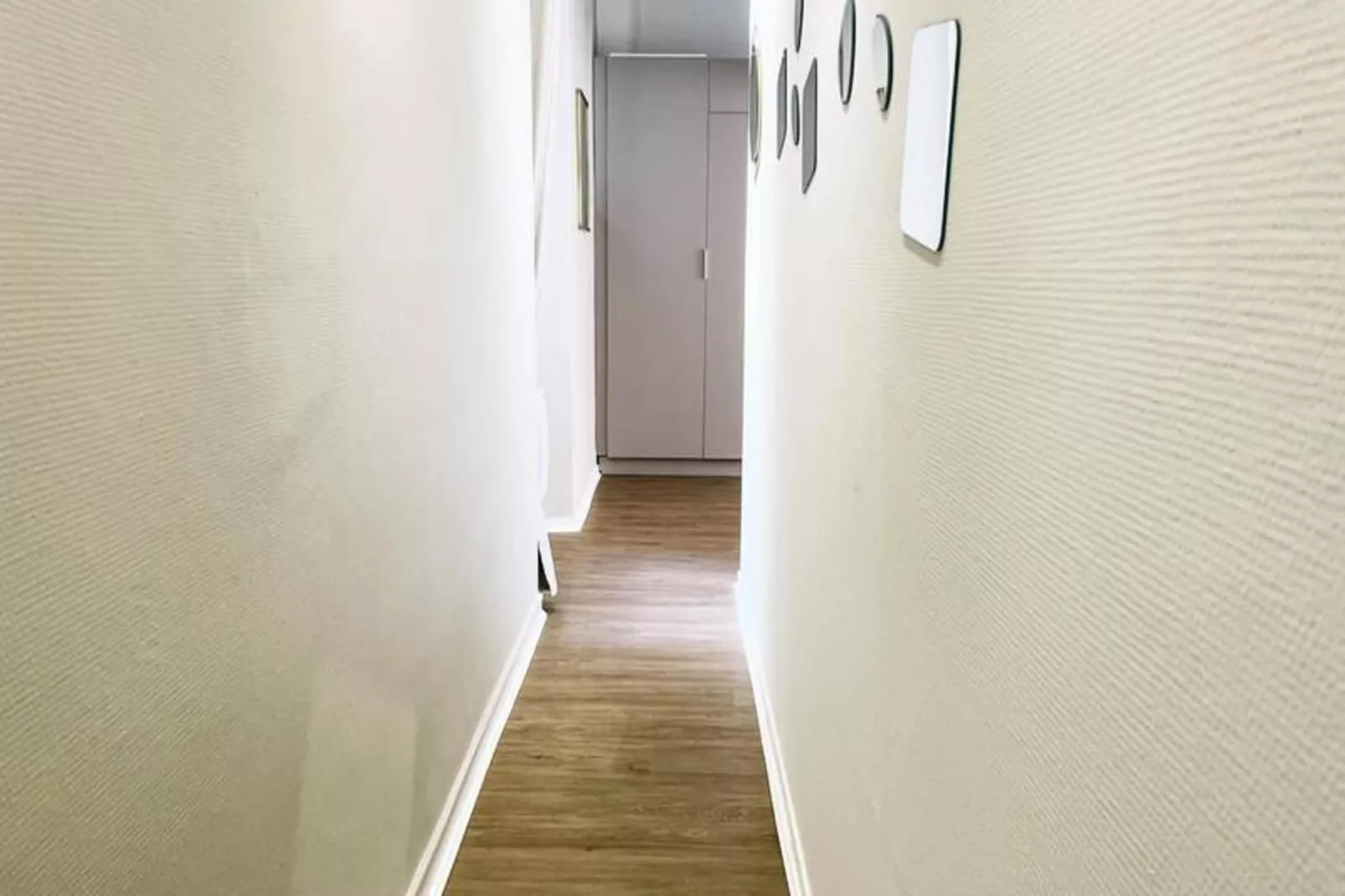 Le Studio En Duplex Championnet - Humbert Ii (droite) 👑-Flur