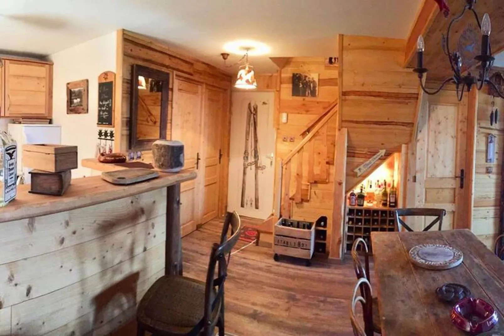 Résidence Val D'ys-Salle à manger