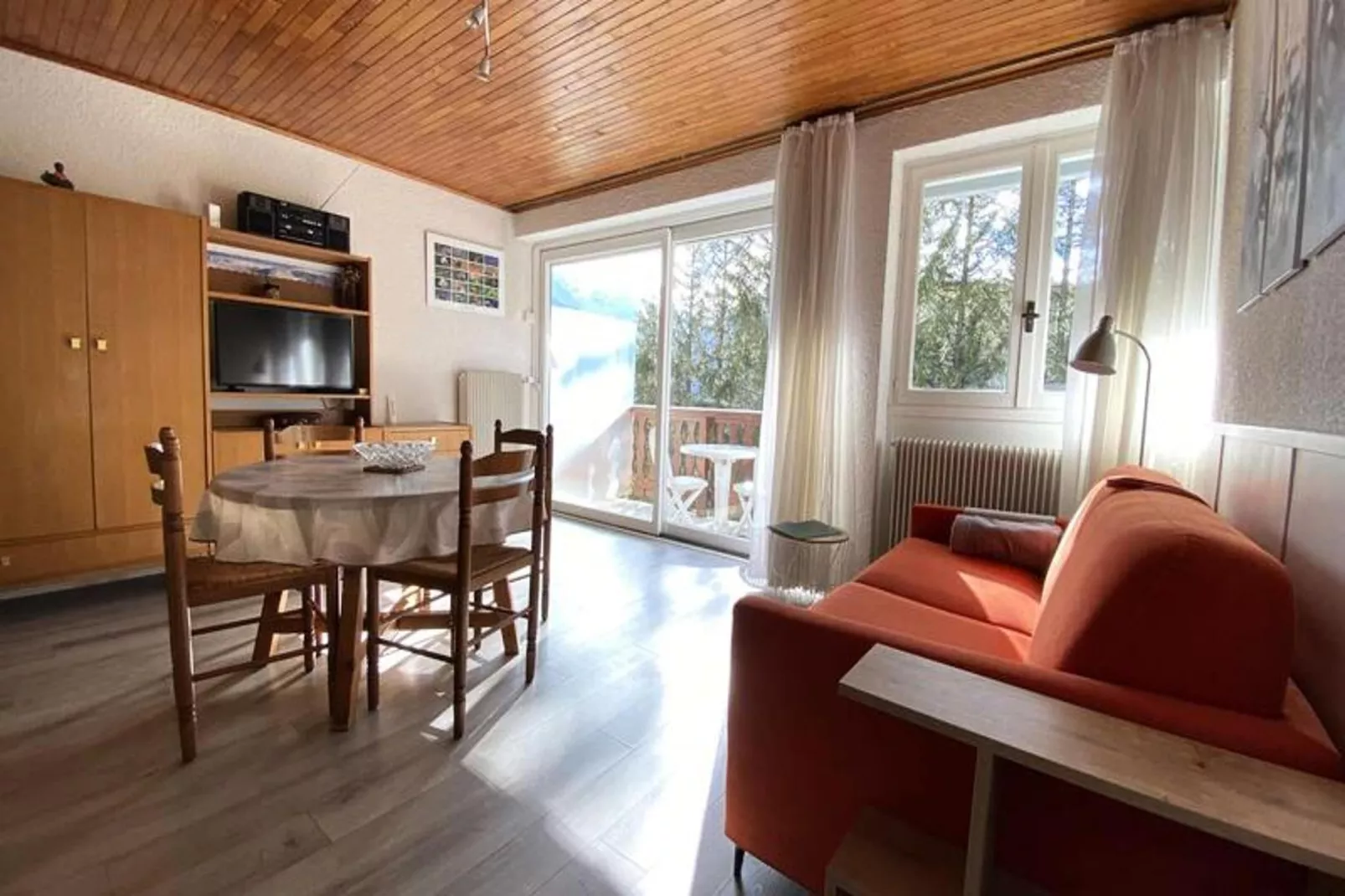 Résidence Le Midi-Dining room