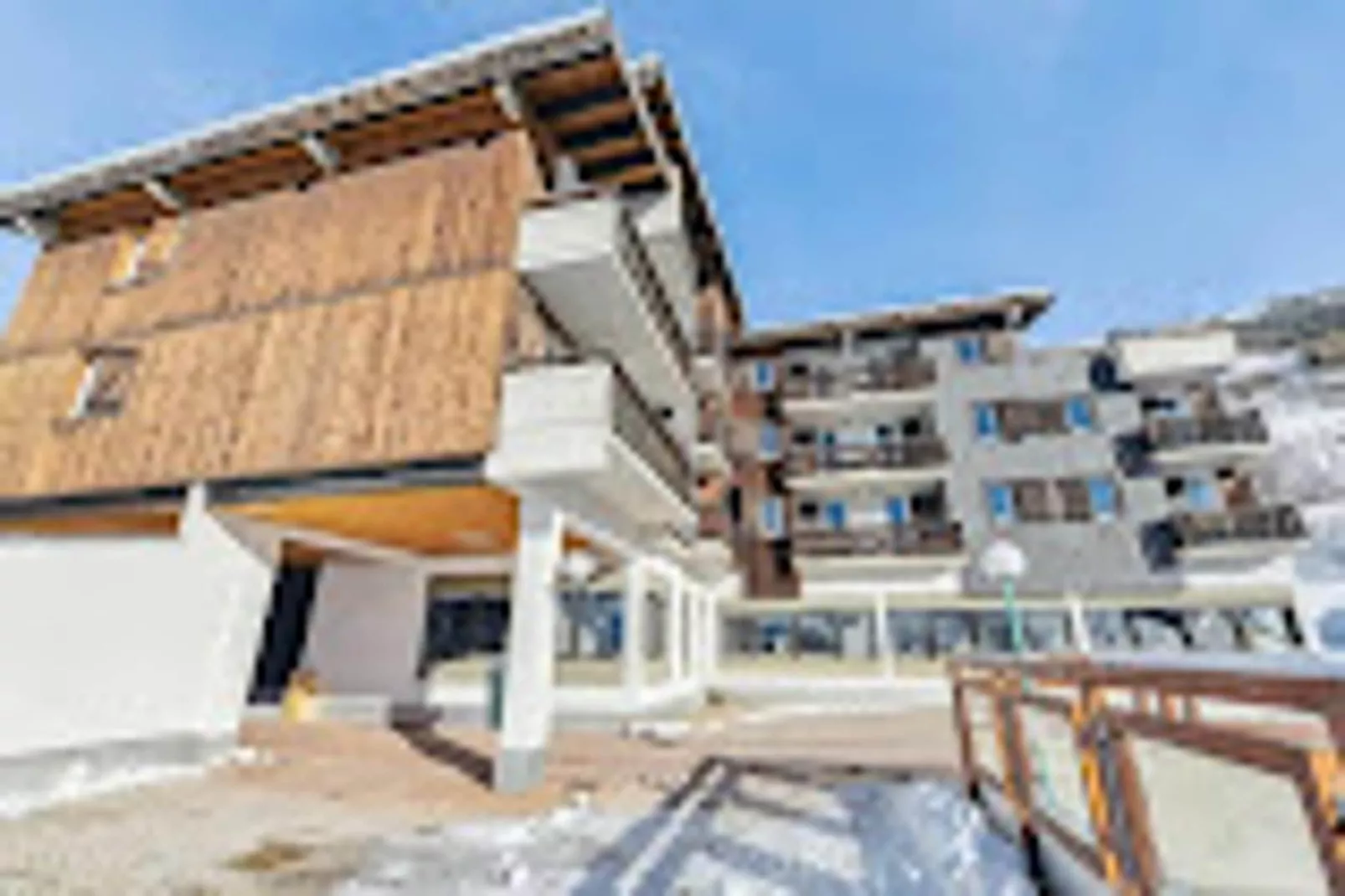 Résidence Midi-View in summer