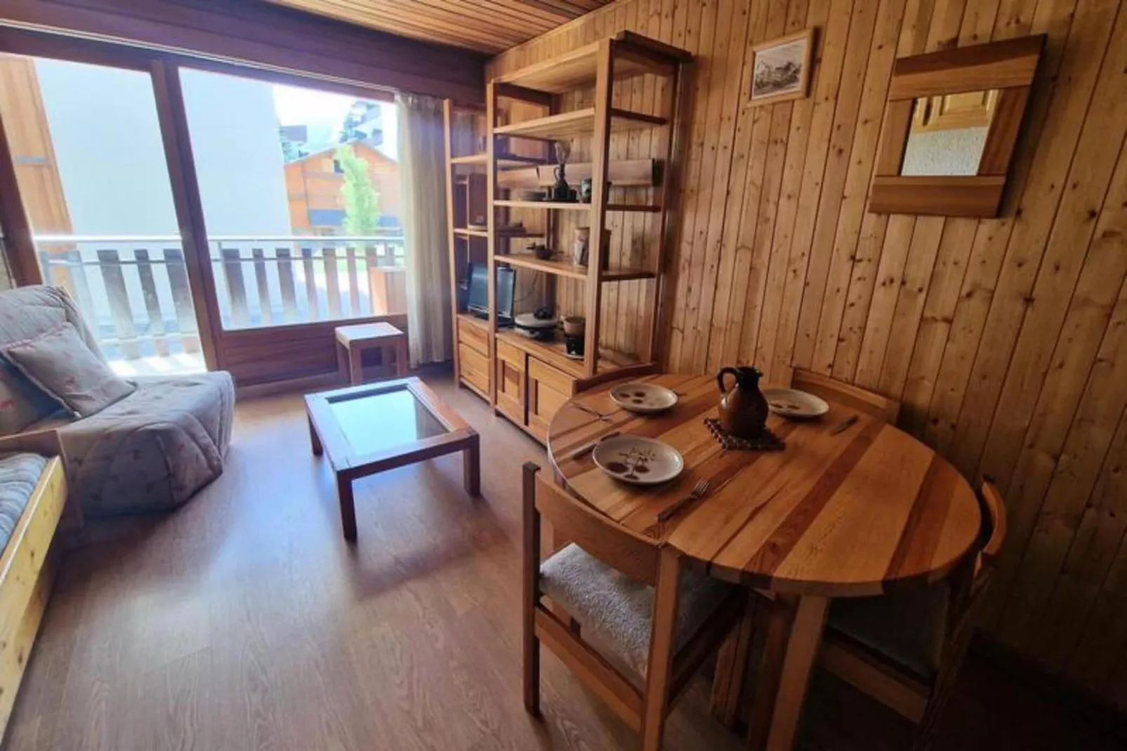 Résidence Brimbelles-Dining room