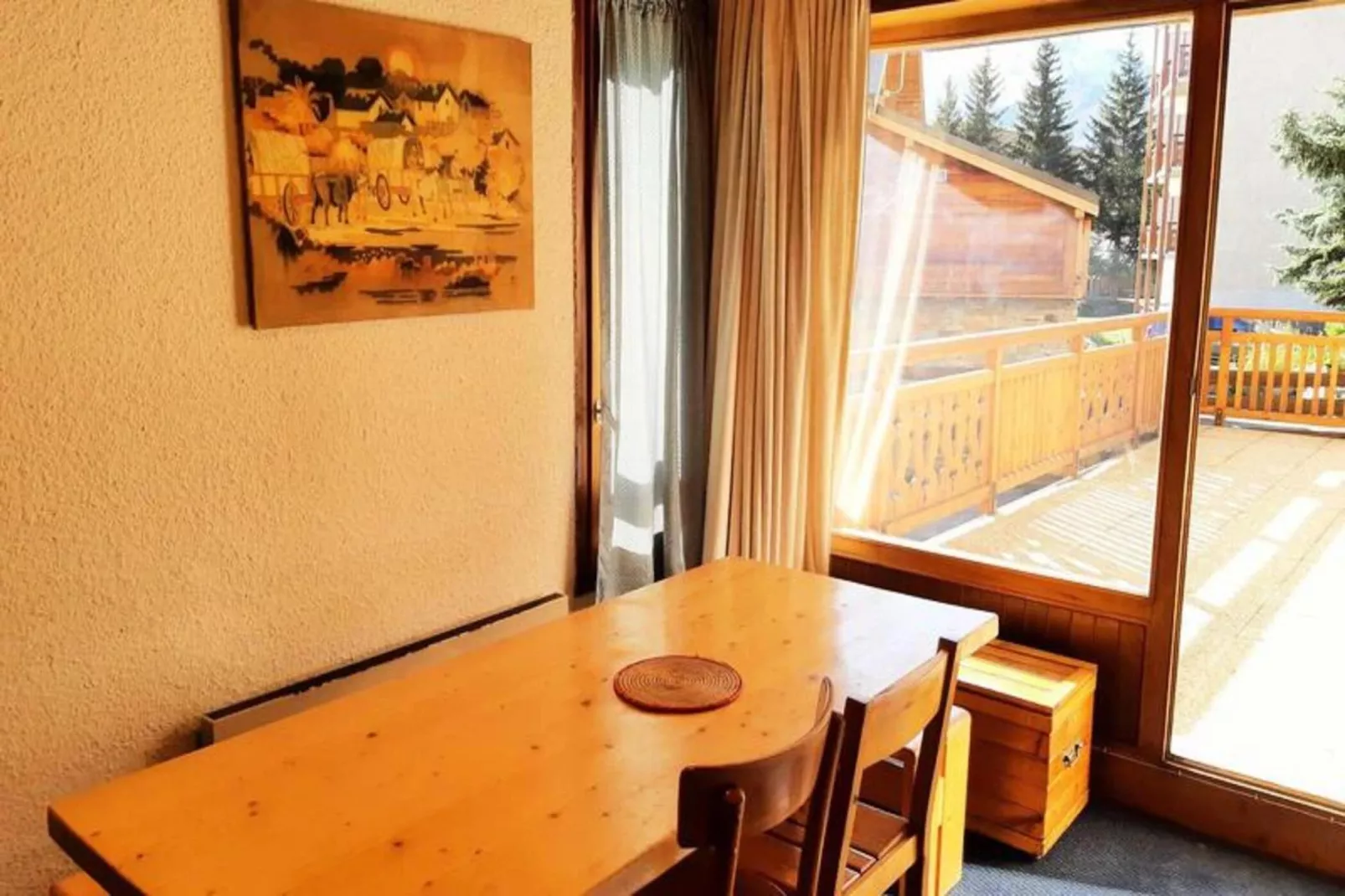 Résidence Alberges C-Dining room