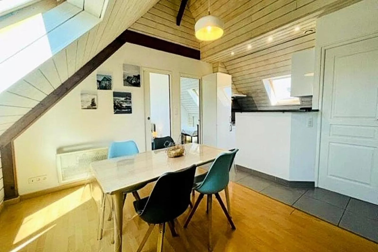 Résidence Rue De Port Haliguen-Dining room