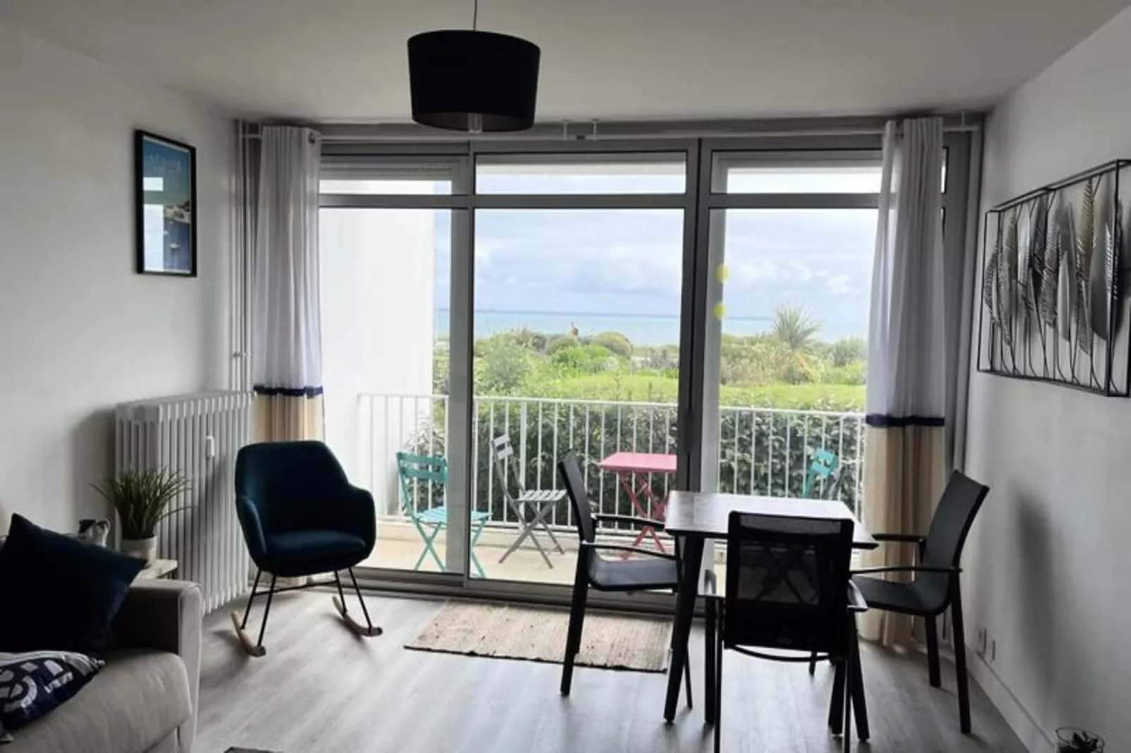 Résidence Vue Sur Les 3 &icirc;les Pr&ecirc;t De La  Thalasso-Living room