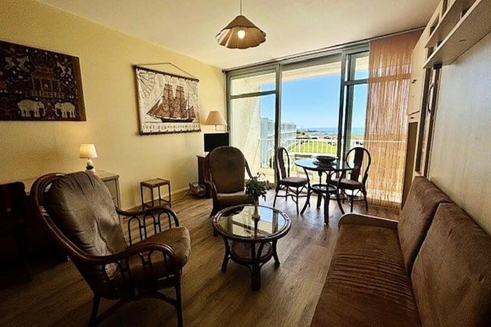 Résidence Les 3 Iles-Dining room