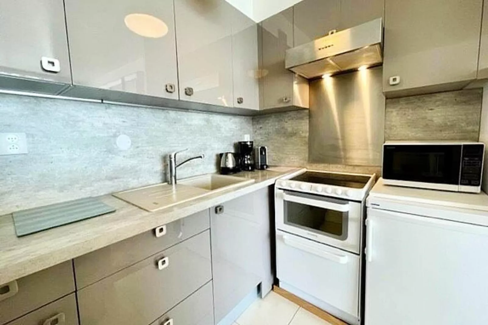 Résidence Les 3 Iles-Kitchen