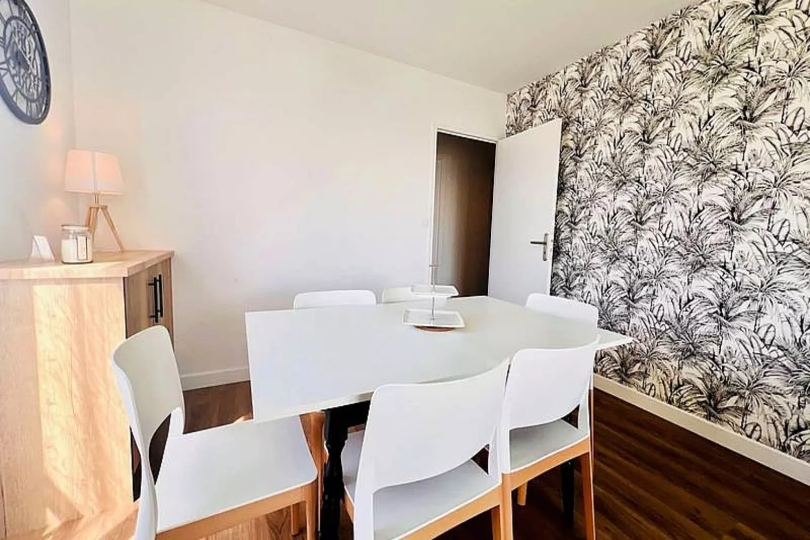 Résidence Le Zal-Esszimmer