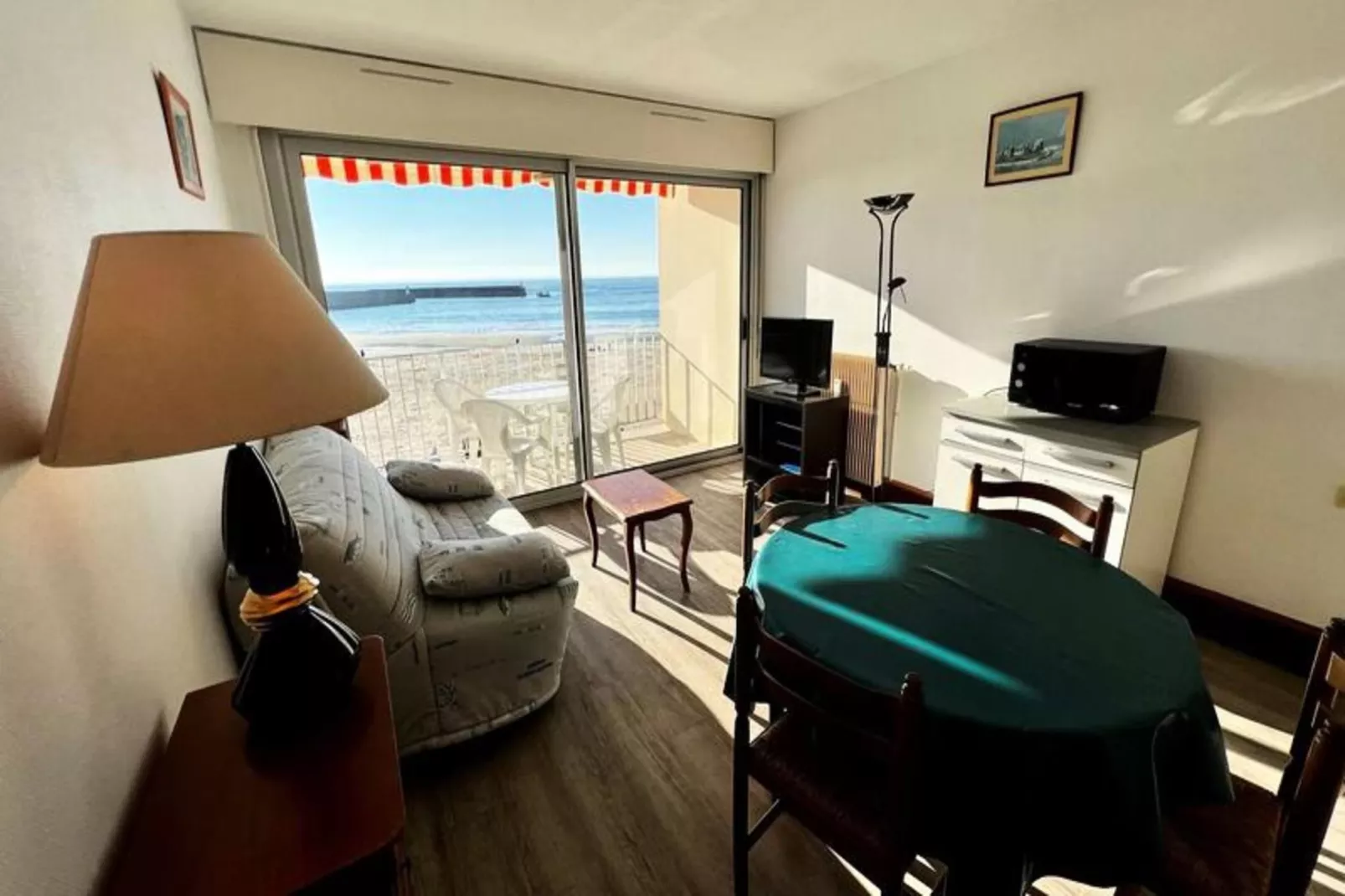 Résidence Dauphins-Salle à manger