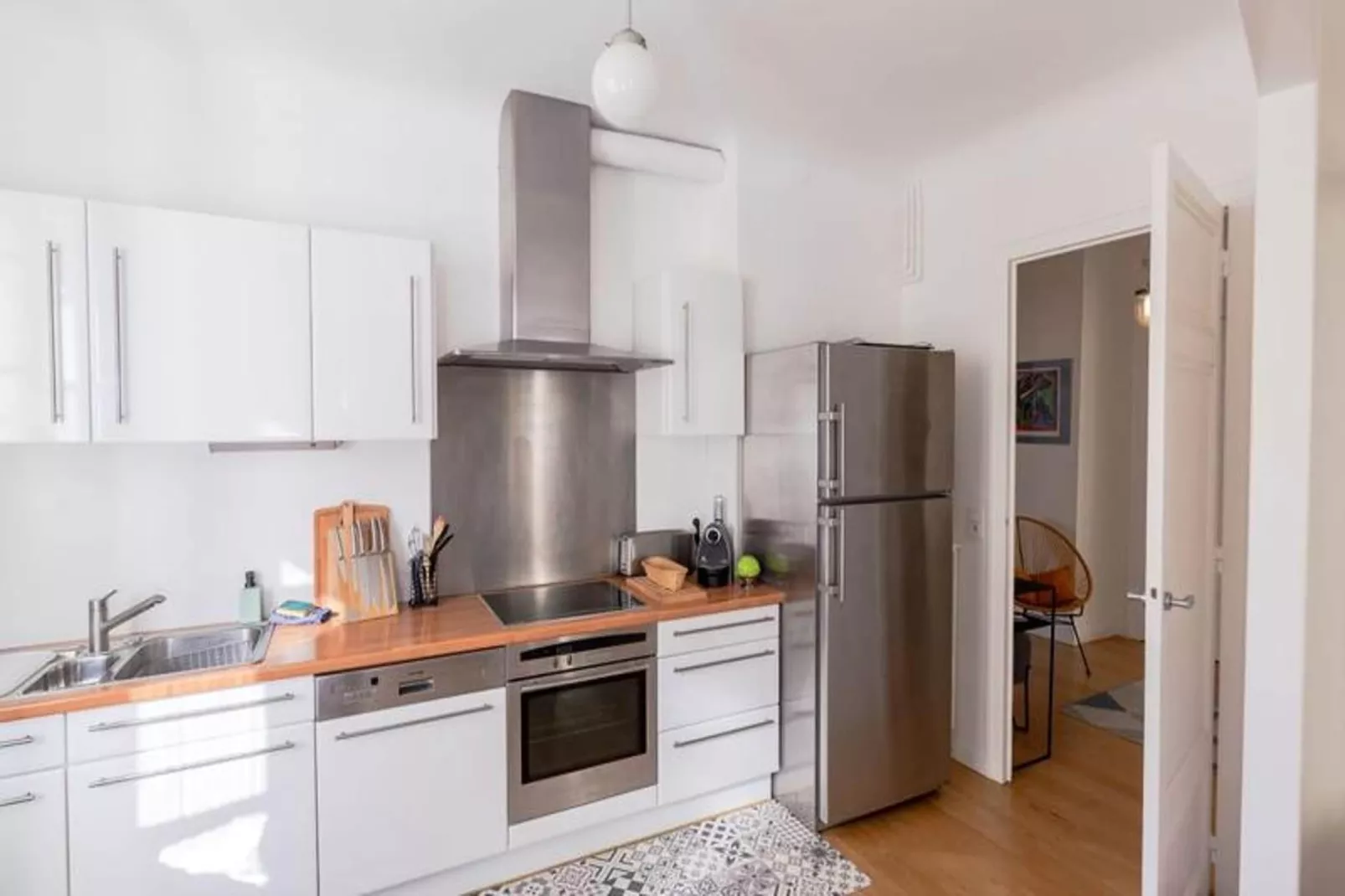 Appartement  Spacieux En Plein Centre-ville-Kitchen