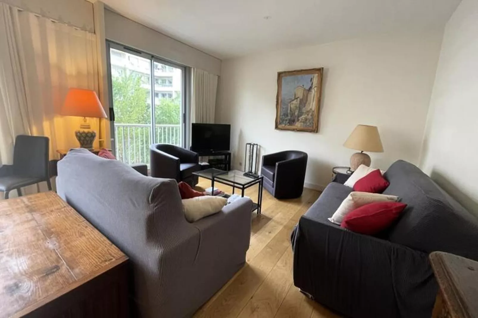 Superbe Appartement Avec Balcon, Garage, 3ch, &agrave; 5min De La Plage-Living room