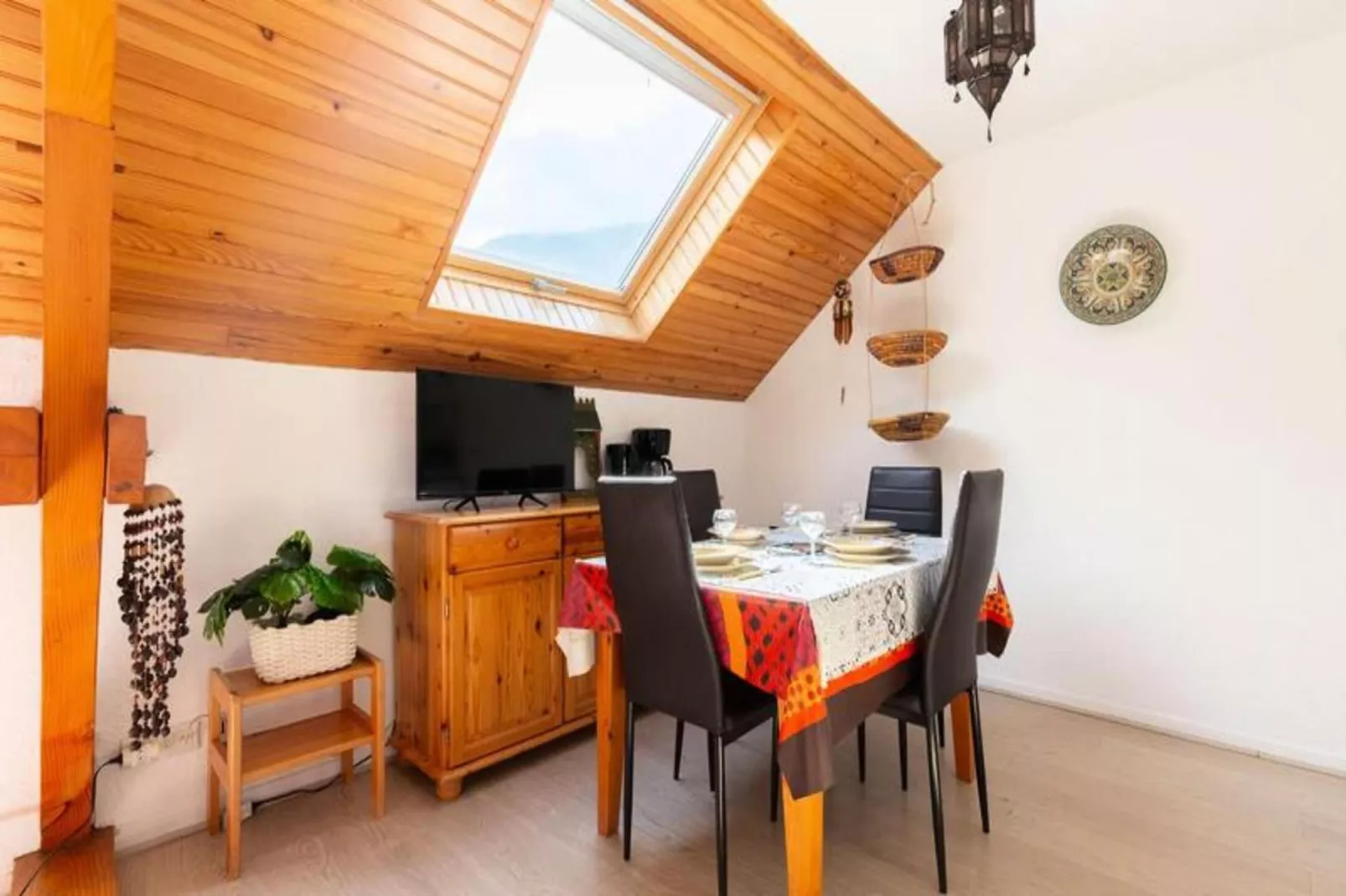 Résidence Valbelle C-Dining room