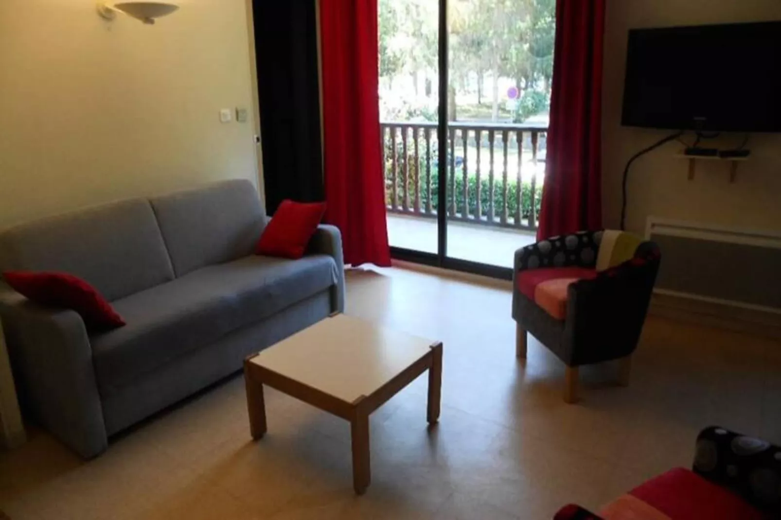 Résidence Le Parc - Exterior in summer