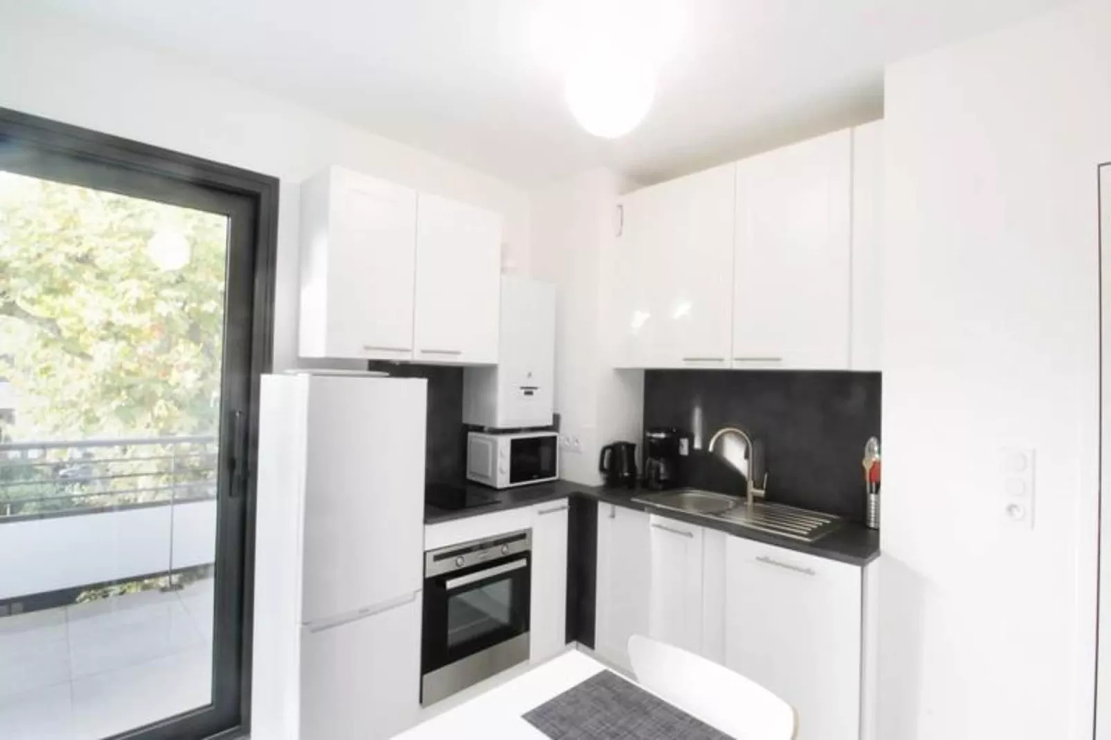 T2 Tout Neuf Entre Lac Et Centre-ville-Kitchen