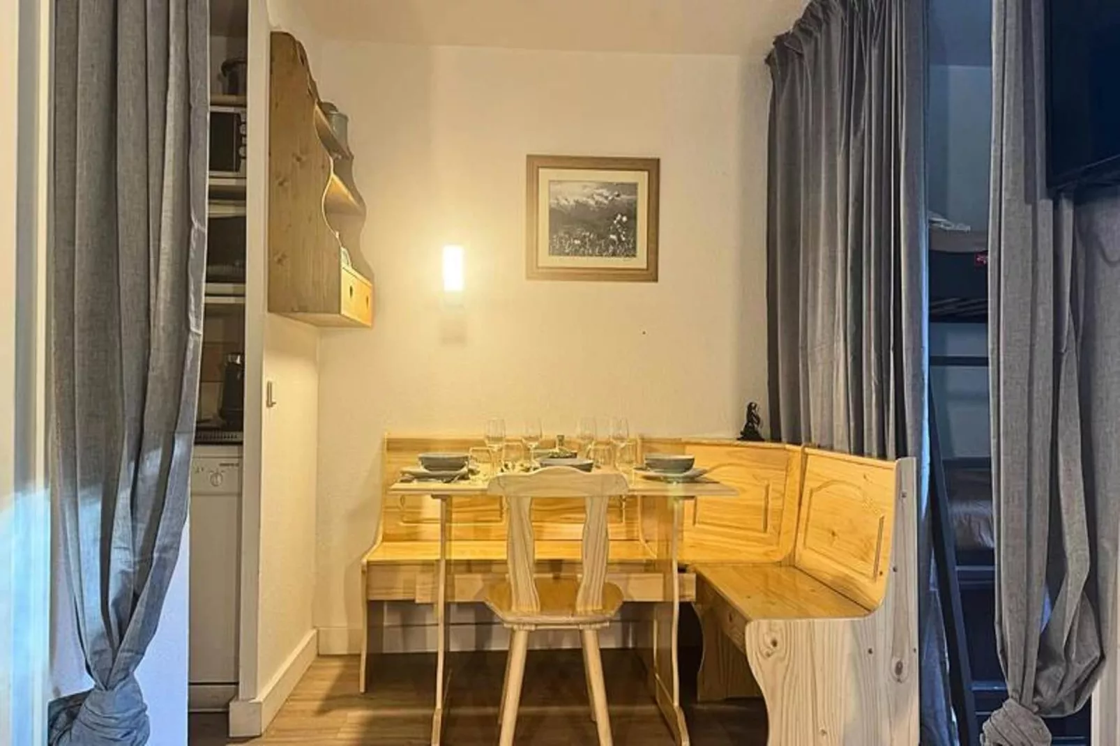 Résidence Camarine-Salle à manger