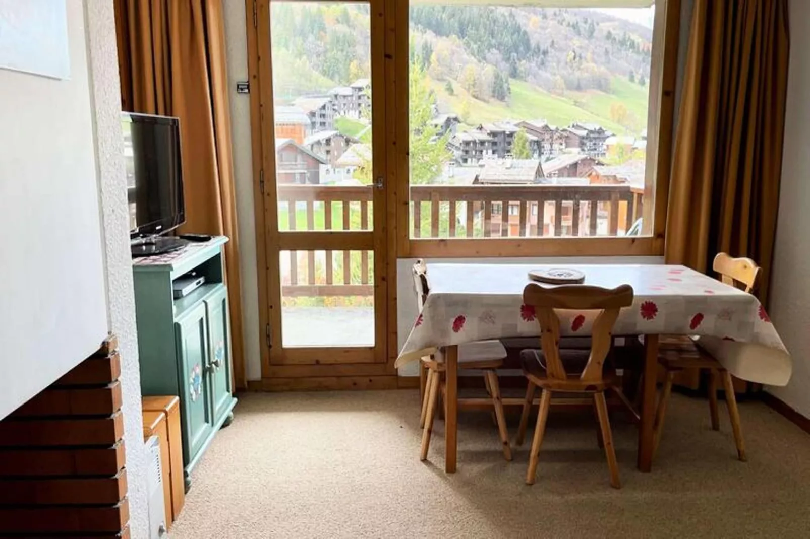 Résidence Cotes-Dining room