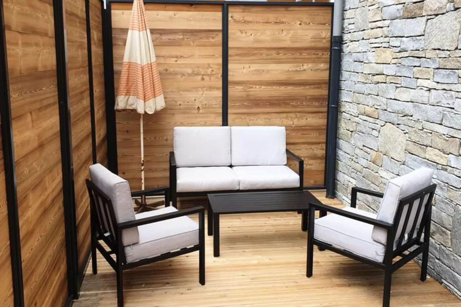 Résidence Les Portes Du Pleney-Living room