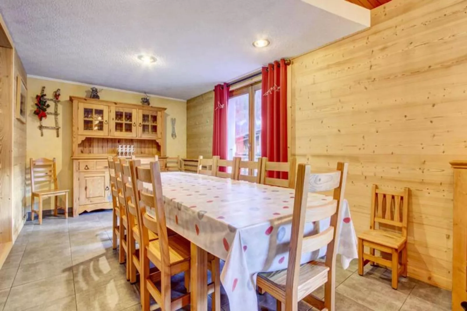 Résidence L'outo-Exterior in summer