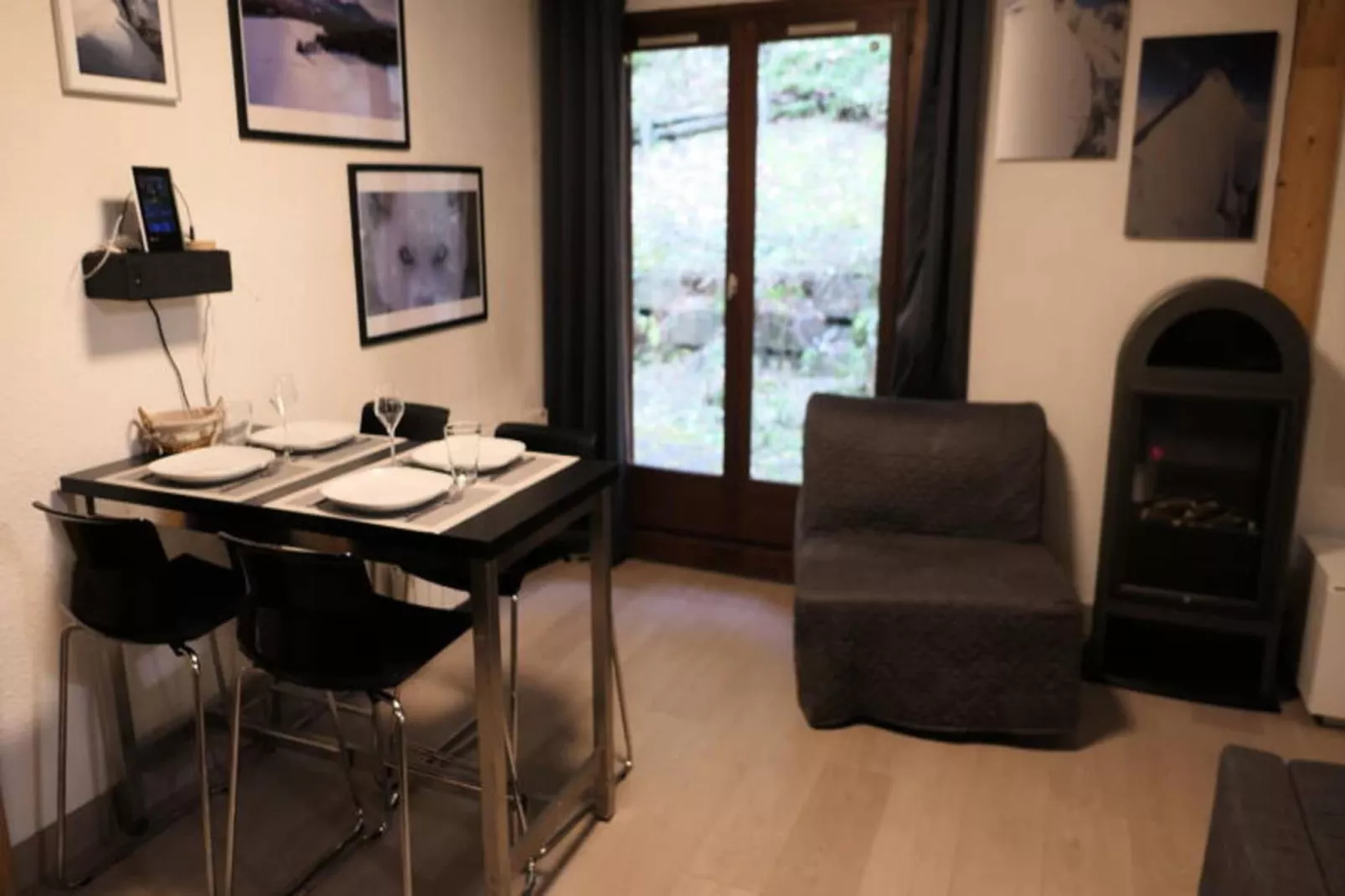 Les Chalet Du Soleil-Dining room