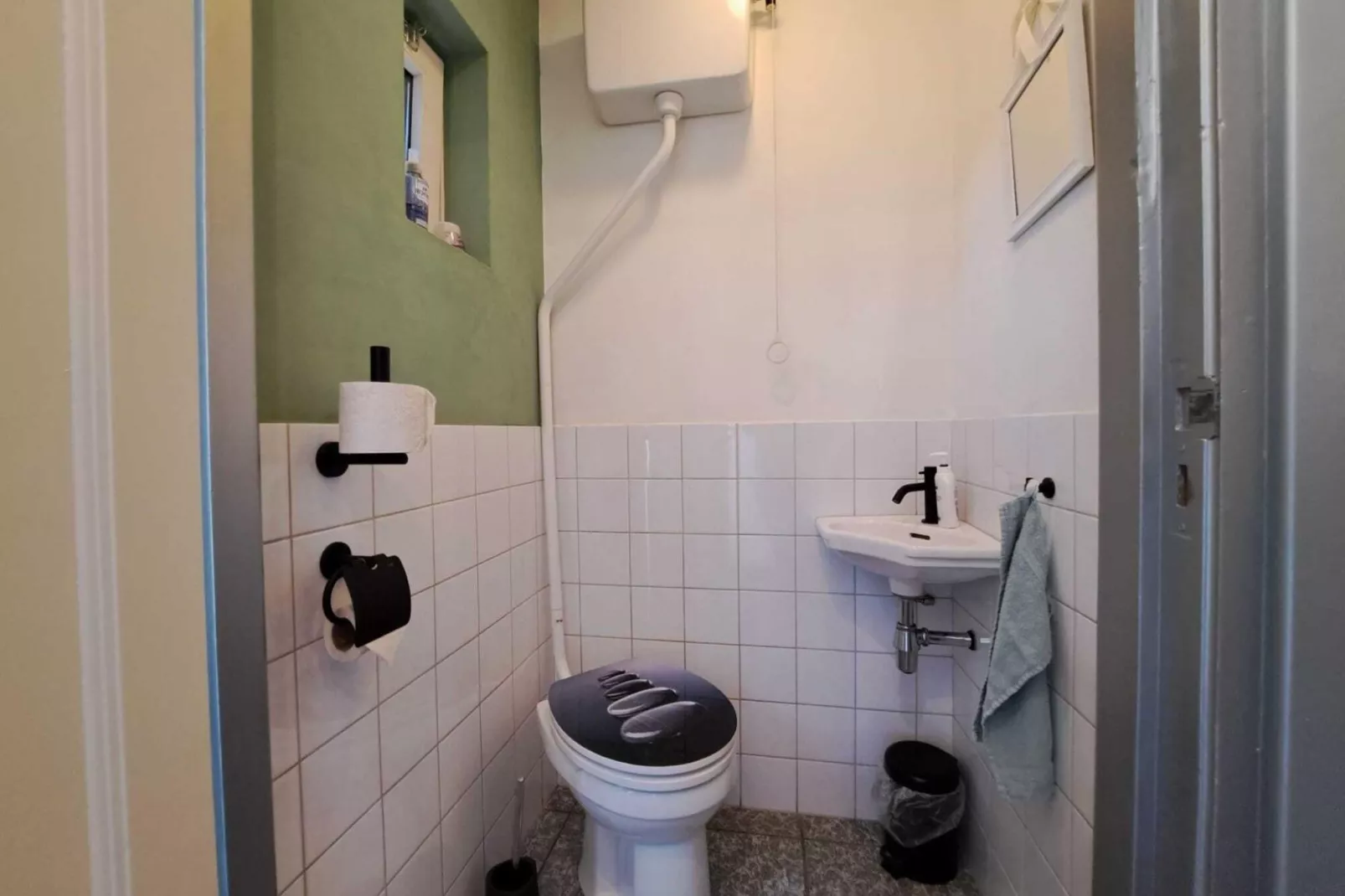 Huize Hops-Bathroom
