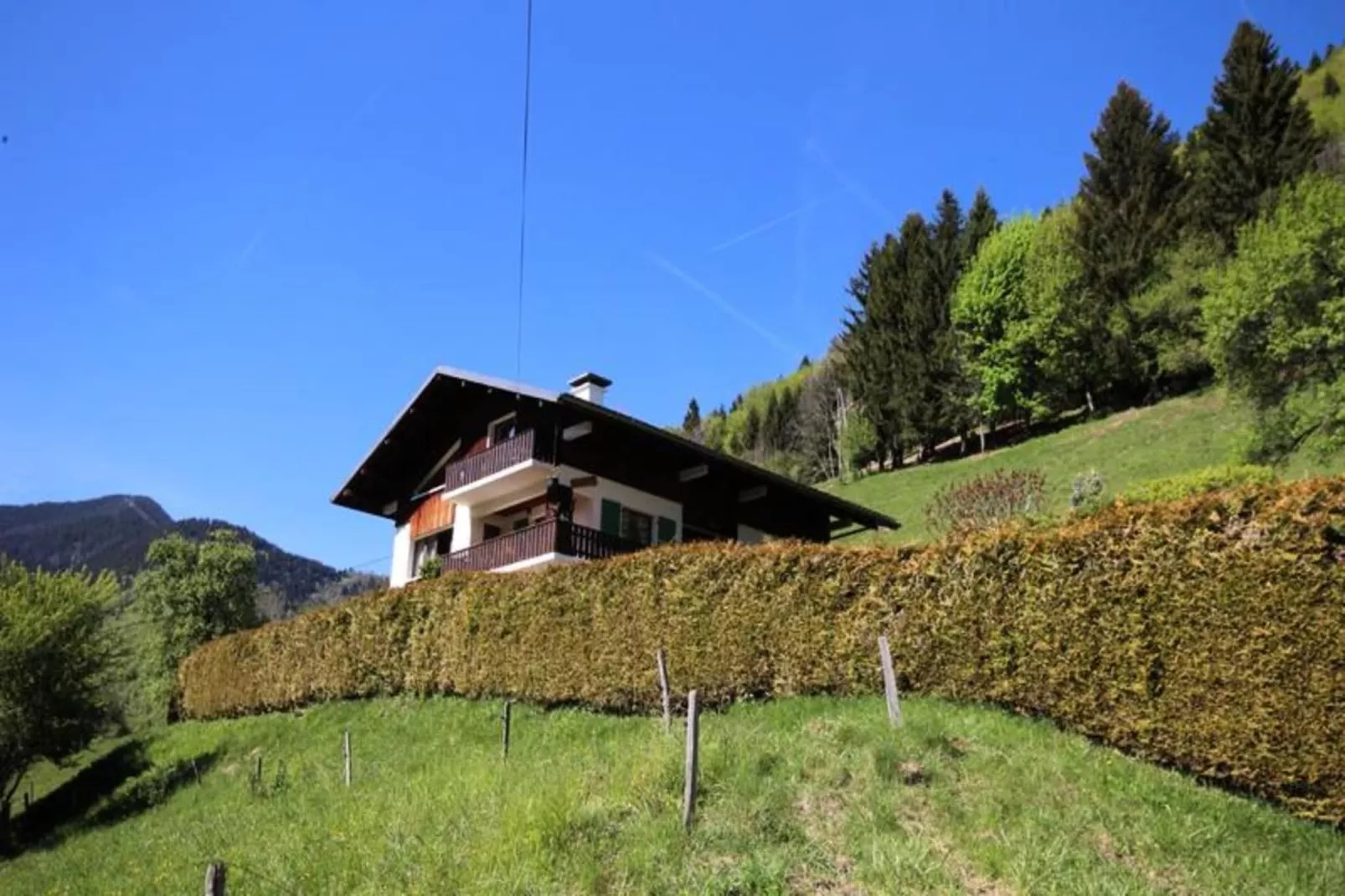 Appartements à Saint Jean d'Aulps-Exterior in summer