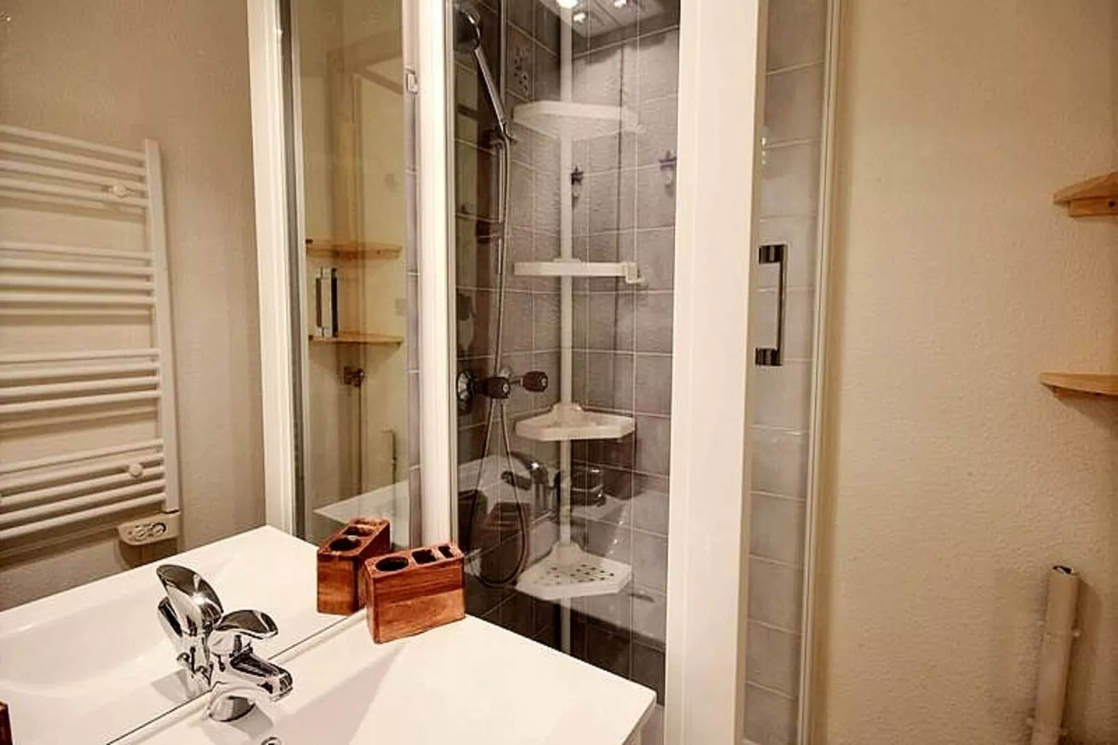 Studio à Saint Jean d'Aulps-Salle de bain