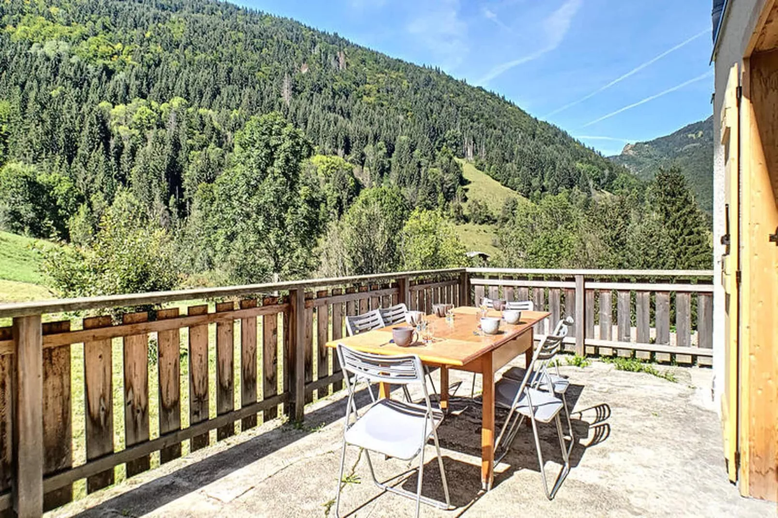 Appartements à Saint Jean d'Aulps-Terrace balcony