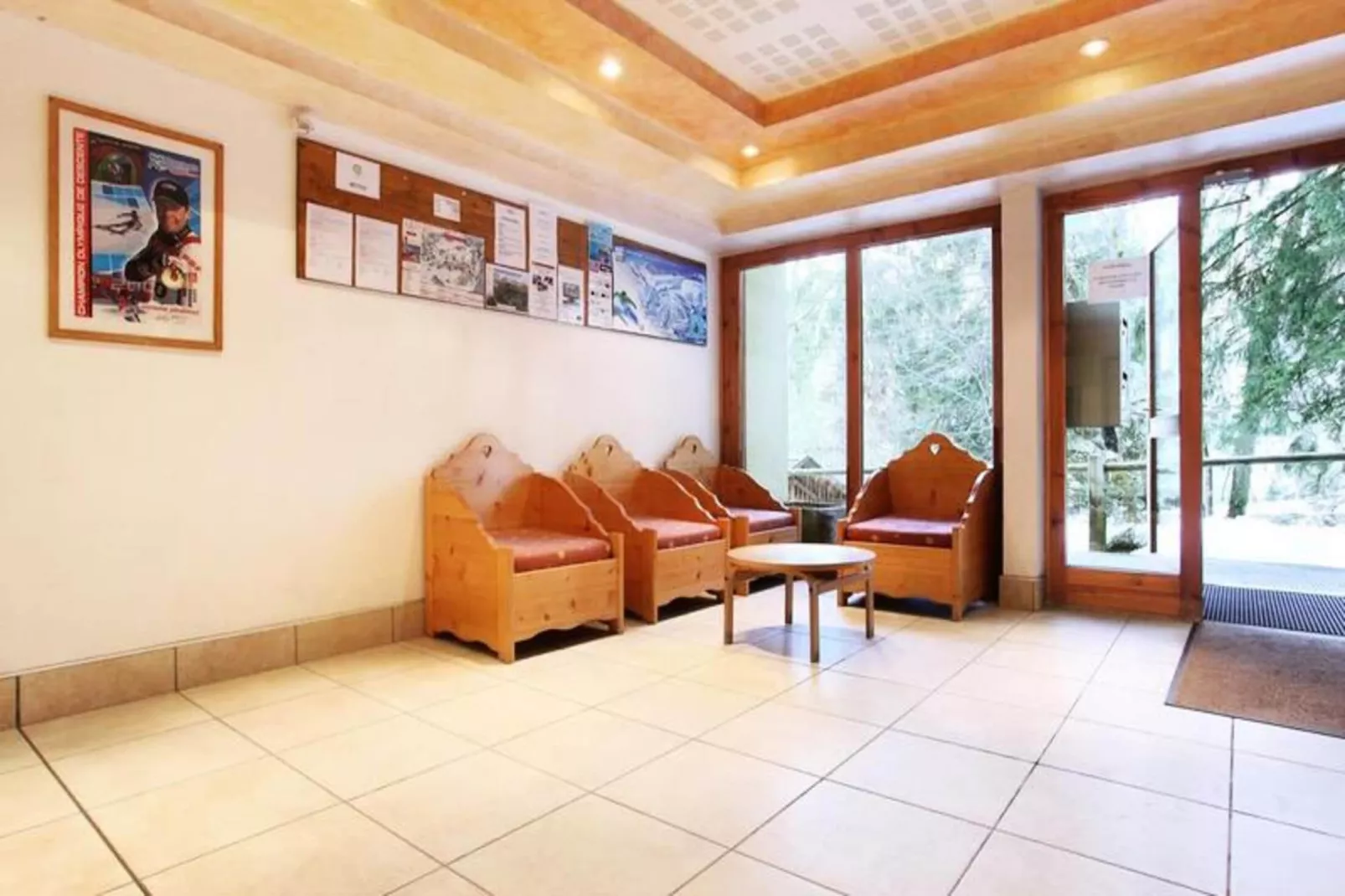 Résidence Odalys Le Buet**-Exterior in summer