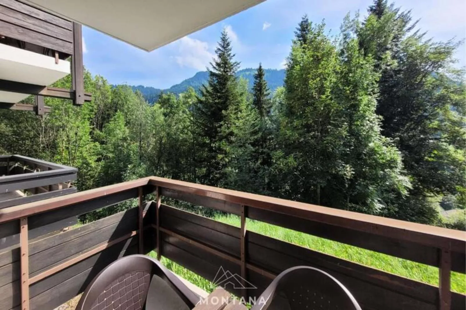 Résidence Eparvi-Terrace balcony