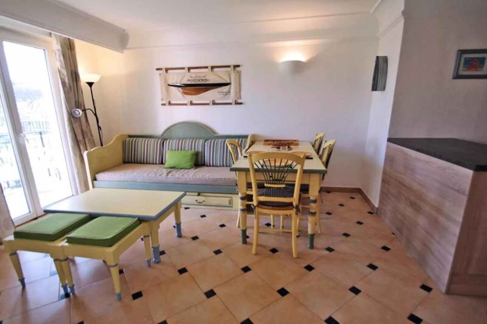 Résidence Port Marine-Salle à manger