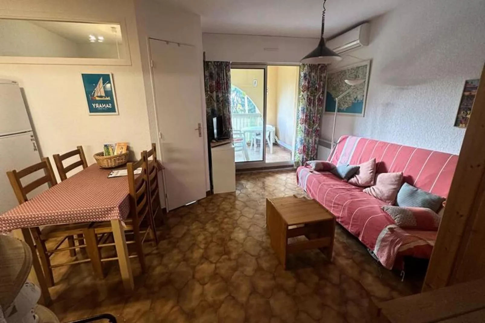 Résidence Alisier-Dining room