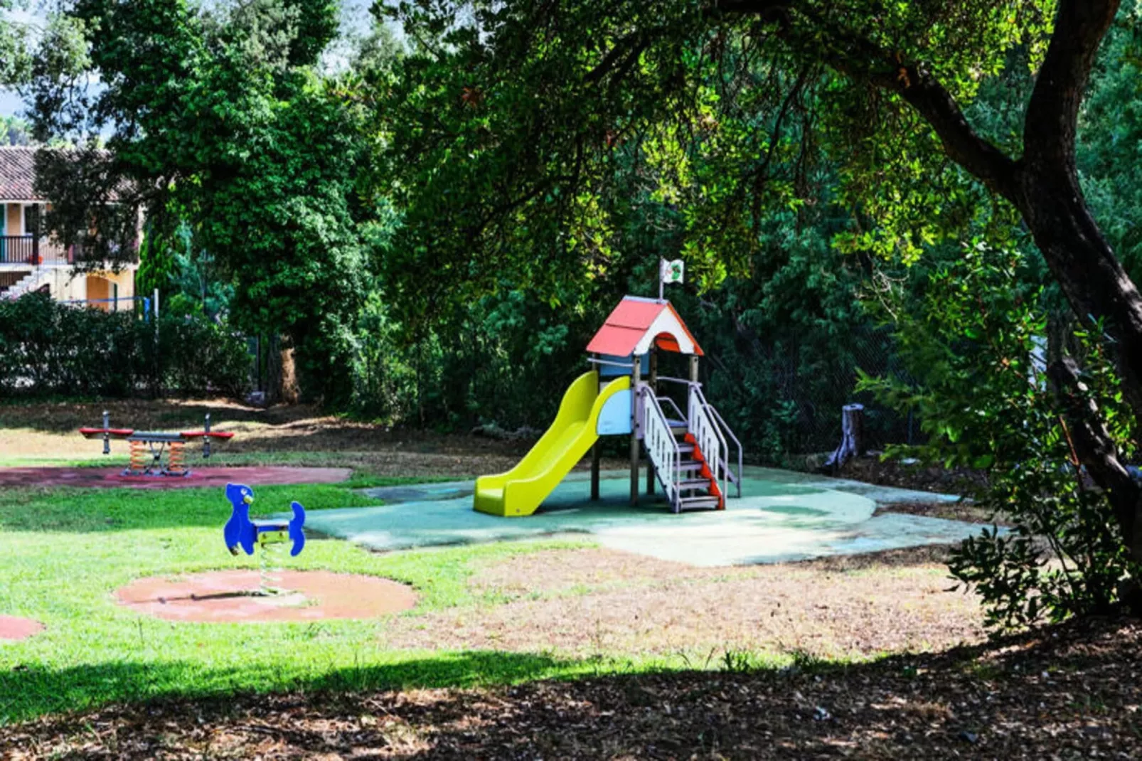 Résidence Les Parcs de Grimaud - maeva Home-Außenbereich Sommer