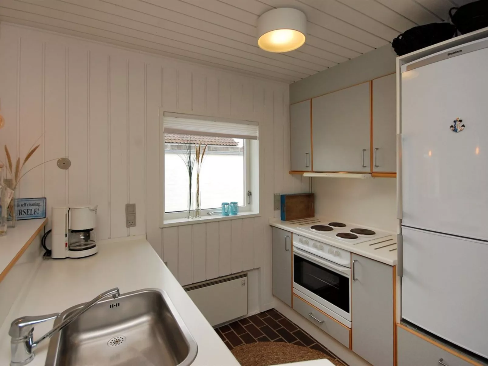 "Frieda" - 7.2km from the sea-Inside