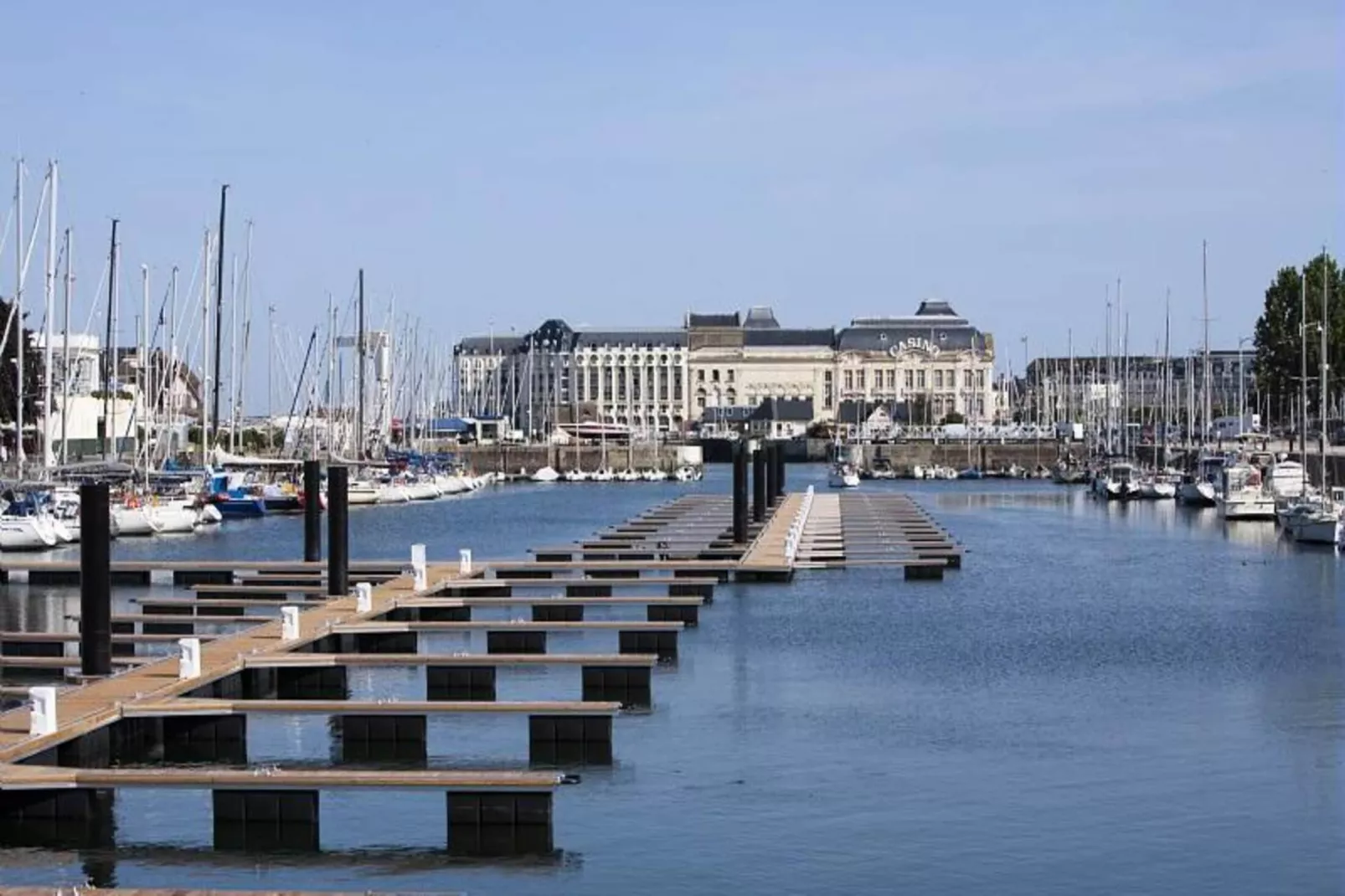 Résidence Le Beach - maeva Home-Exterior in summer