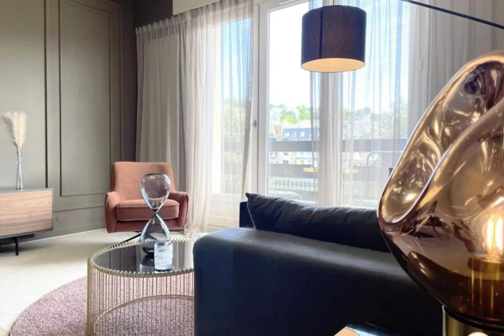 🌟 L'el&eacute;gance - Vue D&eacute;gag&eacute;e - Balcon - Parking-Image-tags.