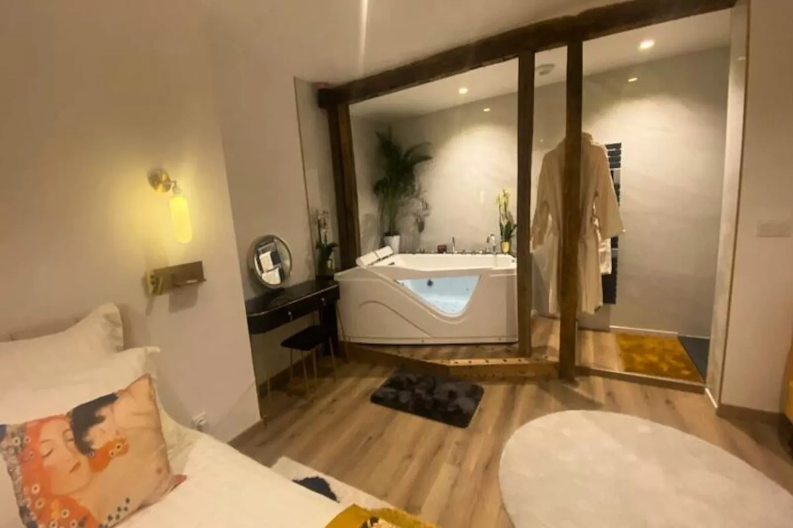 19a - Le Septi&egrave;me Ciel, Cocoon Lover-Image-tags.