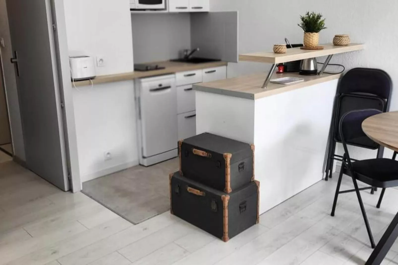 Résidence La Cigale De Mer &agrave; 100 M De La Plage Et Du Centre Ville Du Grau Du Roi-Küche