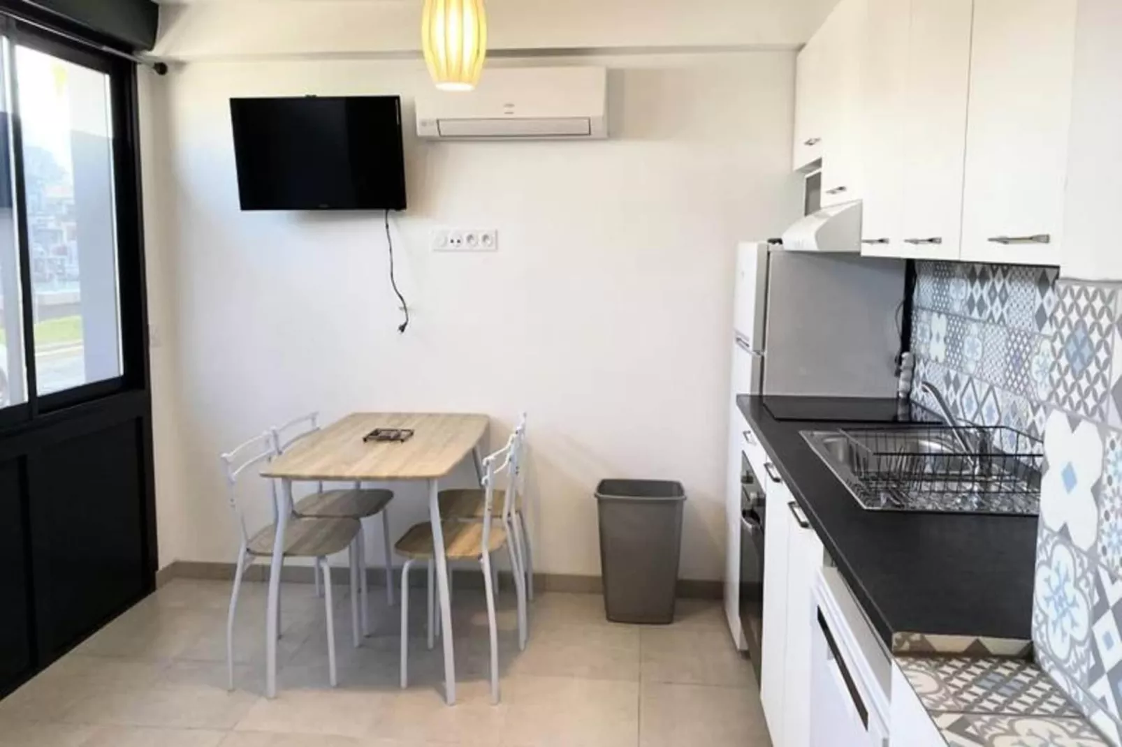 Résidence Quai Colbert-Dining room