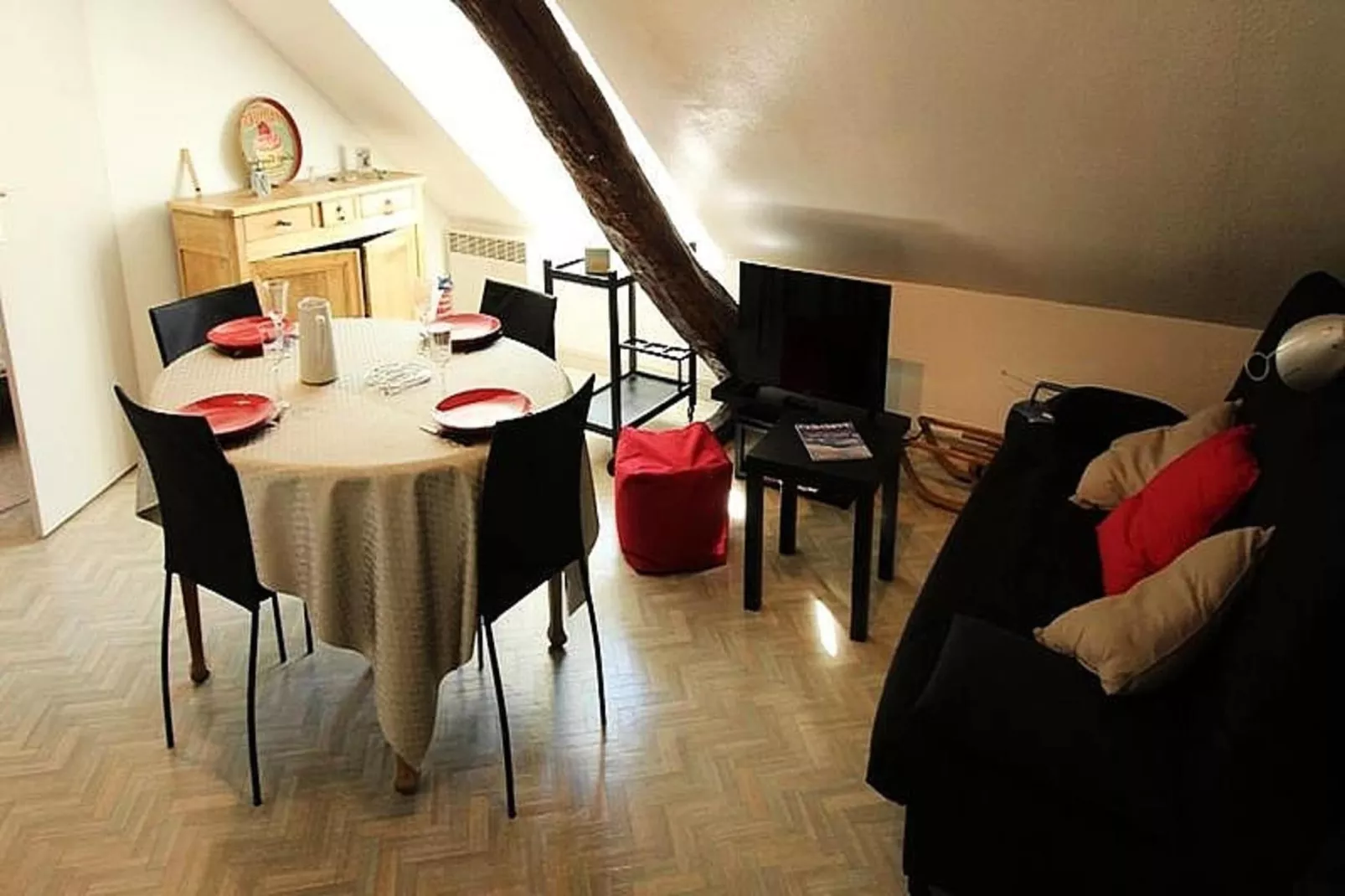 Résidence 24 Bis Allee Etigny-Dining room