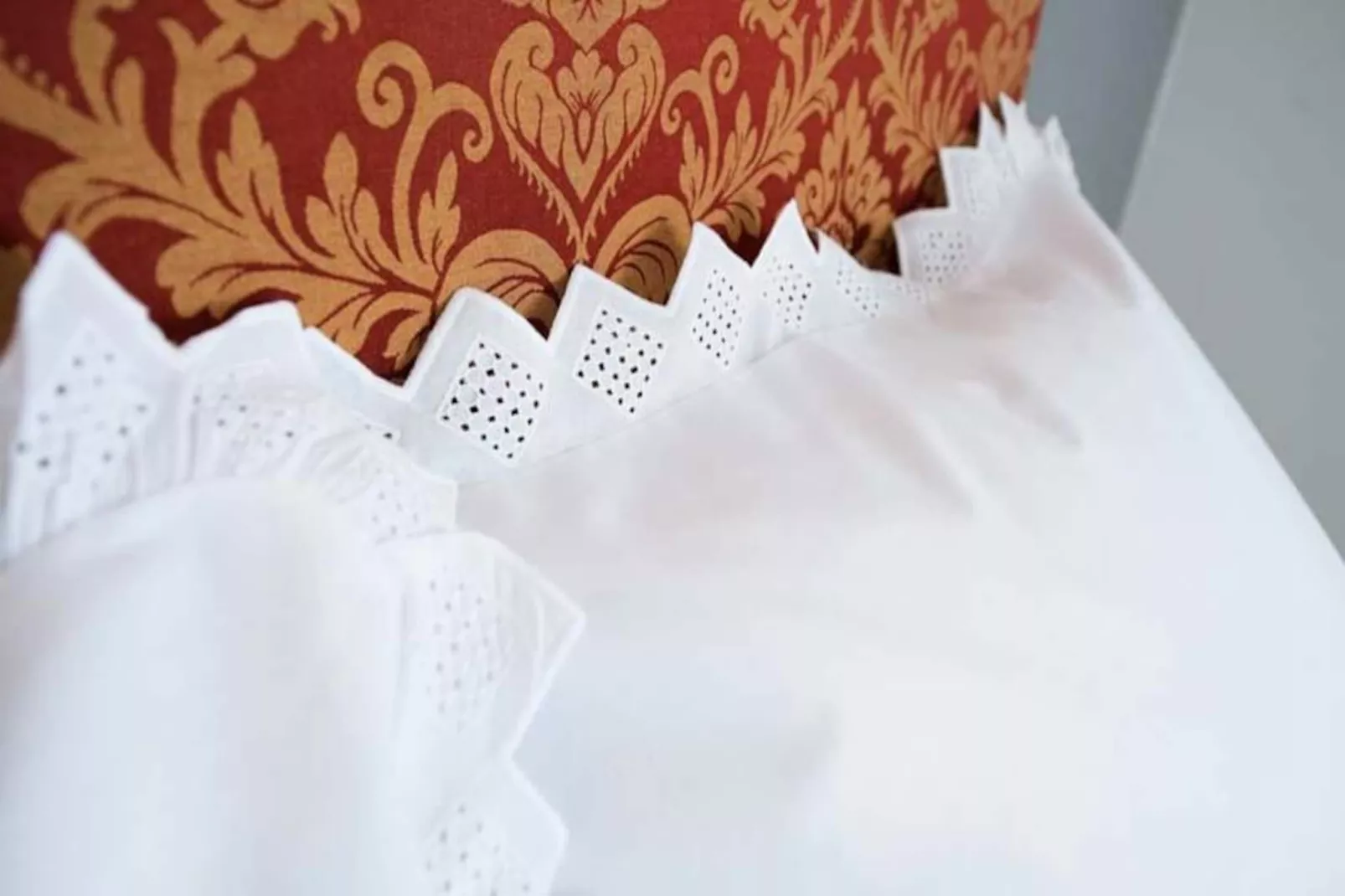 Superbe Appartement De 2 Chambres Au C&oelig;ur Du Quartier Gambetta-Image-tags.