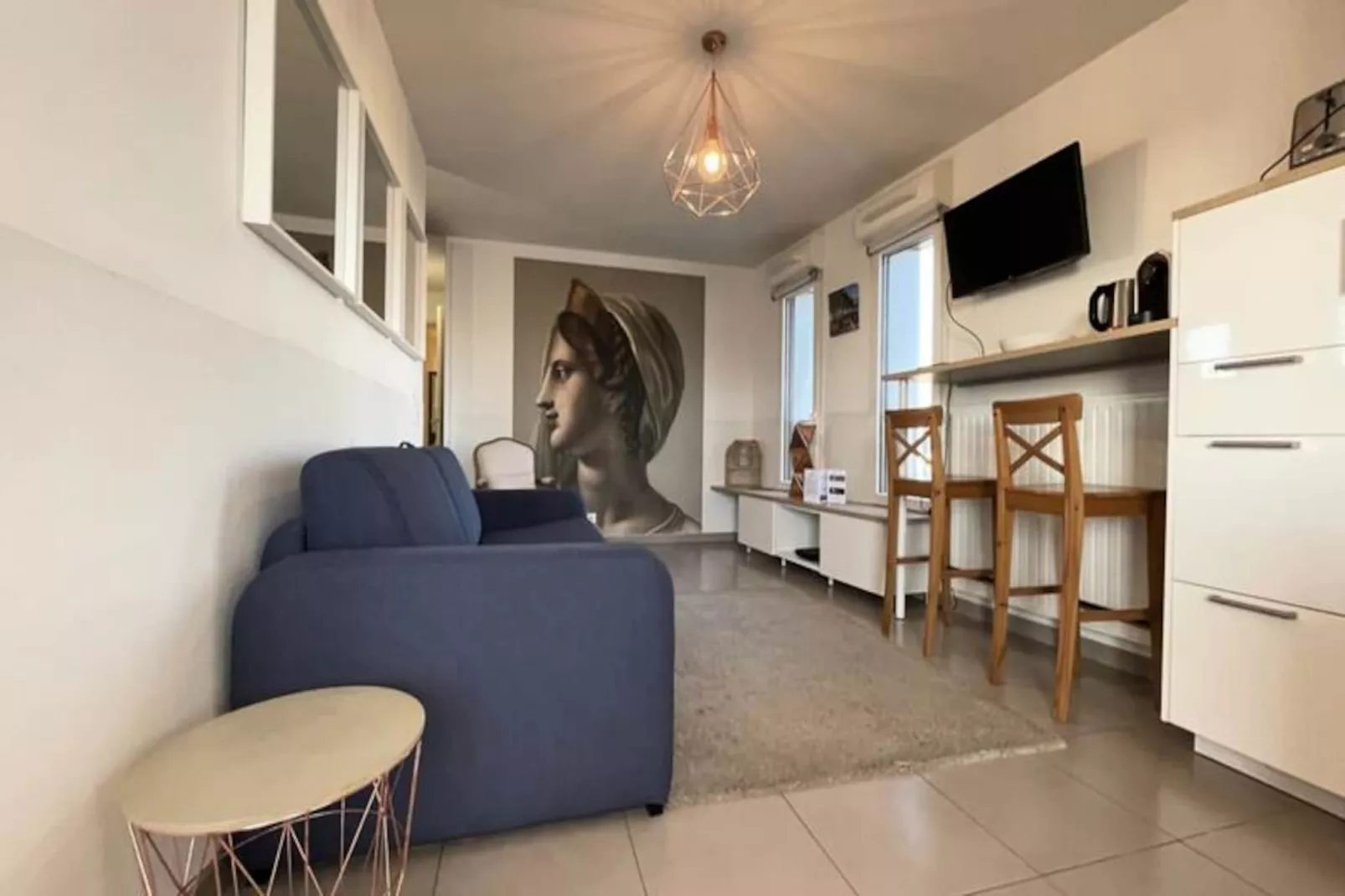 Studio Harmonieusement Am&eacute;nag&eacute; Avec Parking Et Terrasse Vers La Cit&eacute; Du Vin-Image-tags.