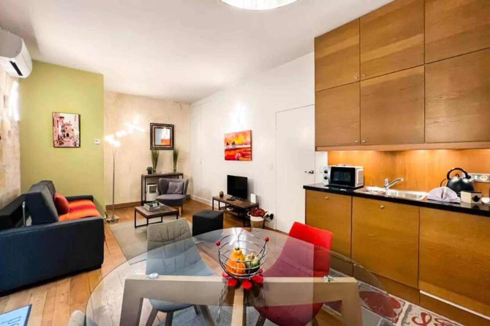 Superbe Appartement &agrave; La Belle Pierre Pour 4 Dans La Rue Des Antiquaires-Exterior in summer