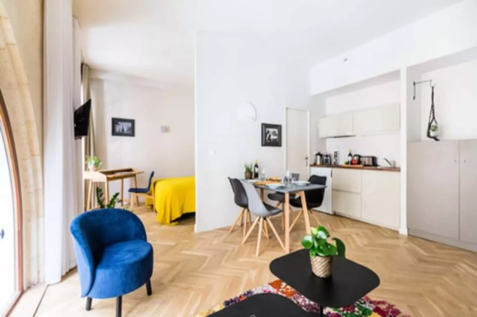 Appartement &agrave; La Belle Pierre Et Lumineux Pour 4 Situ&eacute; Dans L'hypercentre-Image-tags.