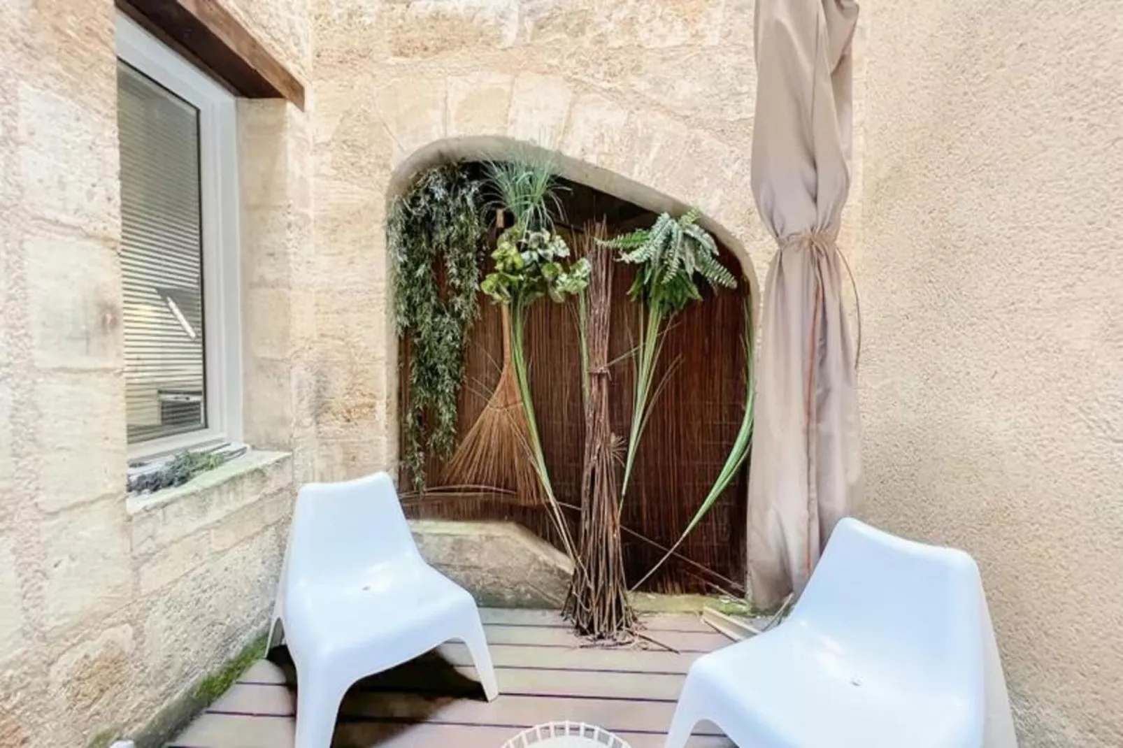 Appartement De Haut Standing Authentique Situ&eacute; Au Coeur Du Triangle D'or-Außenbereich Sommer