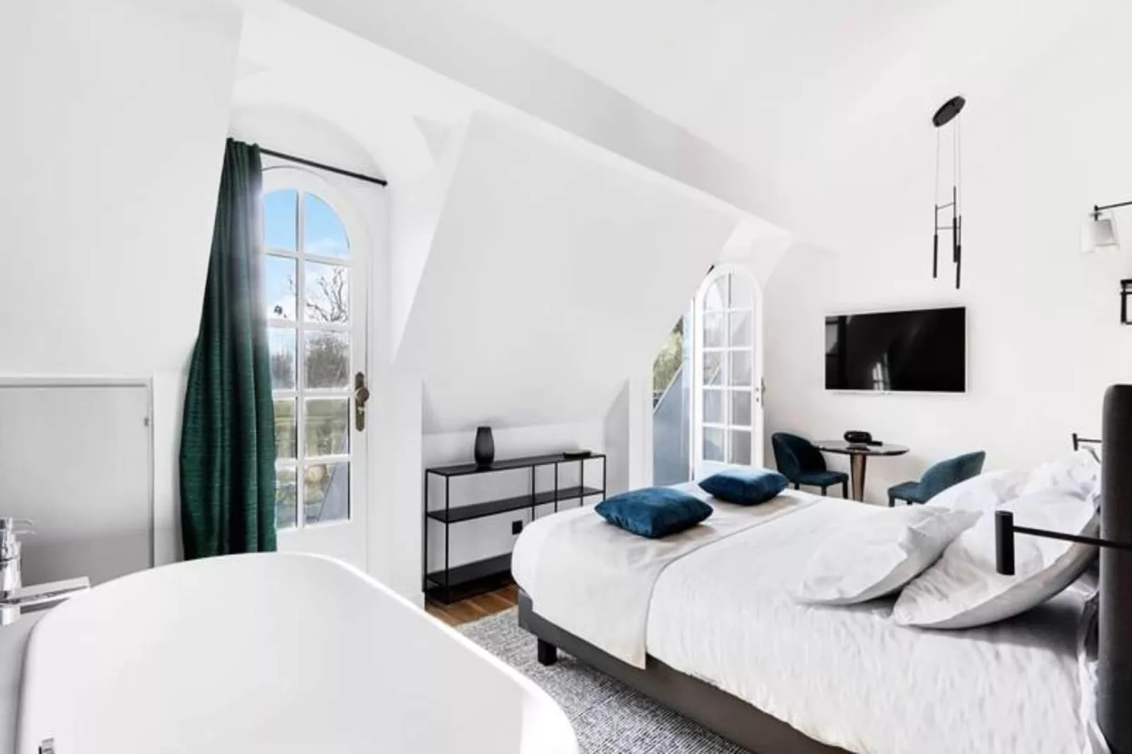 Maison Labruy&egrave;re - Suite Cosy Jardin-Exterior in summer